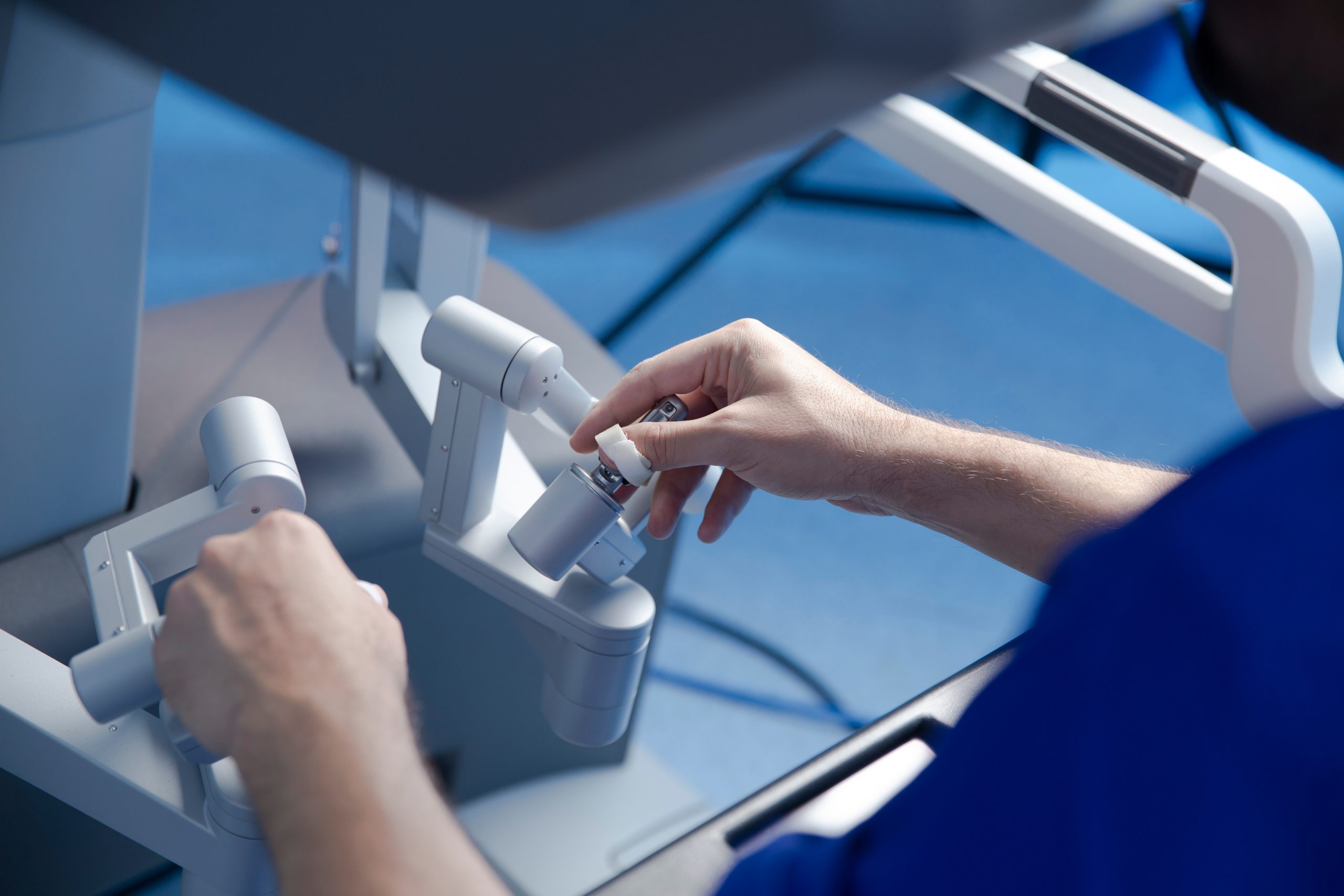 Preparation,For,Performing,Robotic,Surgery,,Doctor's,Hands